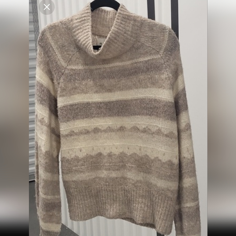 Abercrombie & Fitch hygge cozy beige cream sweater
